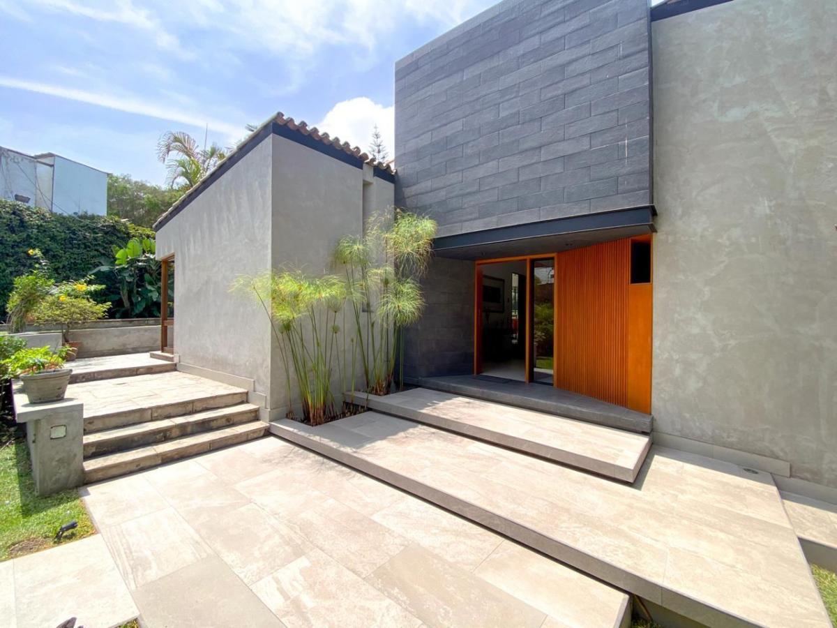 Venta de Casa en Santiago de Surco - Lima 4 Dormitorios 