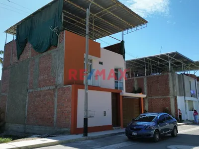 Casa Exclusiva En Venta Ubicada En La Urb. Las Palmeras Area 123.00 M2 Precio $155.000