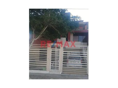 Casa En Alquiler De Dos Pisos En Los Cedros - Piura