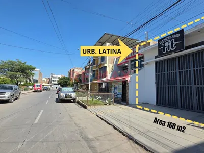 Local Comercial En Alquiler En Urbanizacion Latina Frente A Parque