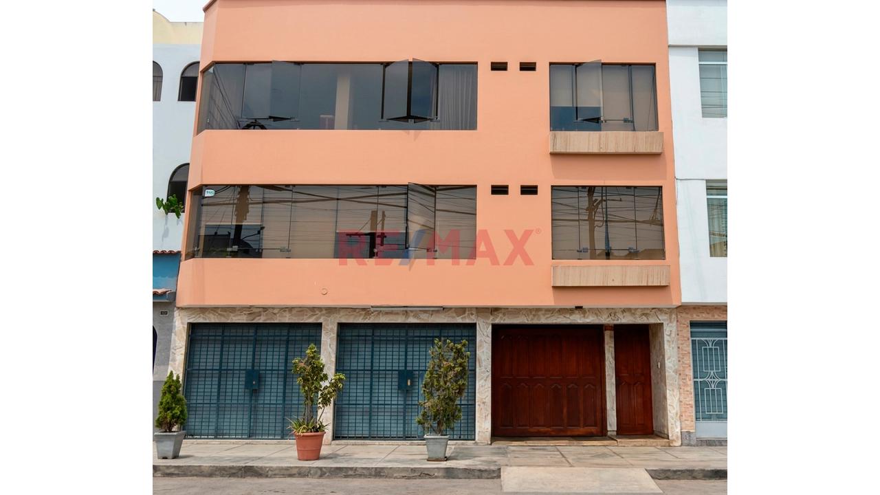 En Venta Duplex Amplio Y Funcional En Una Ubicacion Estrategica De La Molina