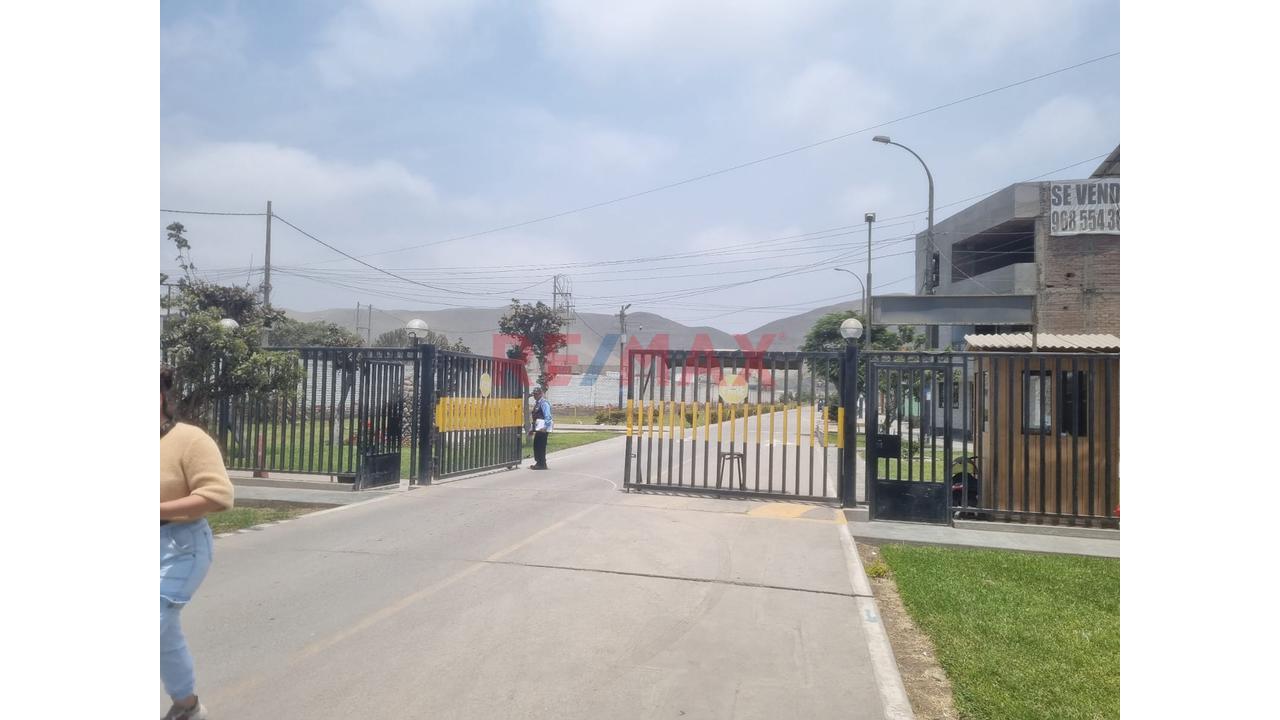 Vendo Casa De 3 Pisos + Azotea En Zona Residencial Urbanizacion Brisas De Oquendo Br