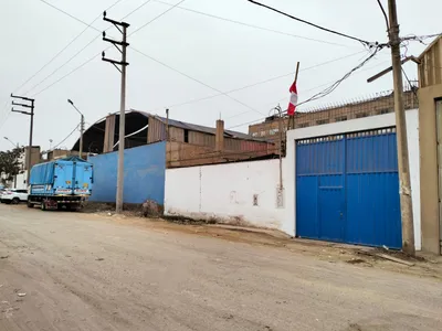 Local Amplio  - 2000 M2 - Zona Logistica Estrategica (Comas)