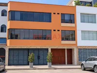 Venta Exclusivo Triplex Con Terraza Y Amplia Cochera Santa Patricia La Molina