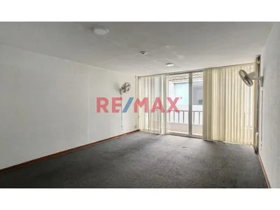 Oficina En Alquiler De 42 M² Con Balcón En San Isidro
