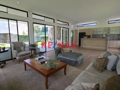 Venta Casa De Estreno Con Piscina En Condominio La Quebrada – Cieneguilla