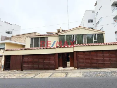 Excelente Oportunidad De Inversión Casa Como Terreno En La Aurora, Miraflores