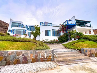 Venta de Casa de Playa en Pucusana - Lima 5 Dormitorios 