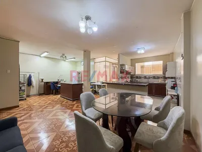Venta de Departamento en Comas - Lima 4 Dormitorios 