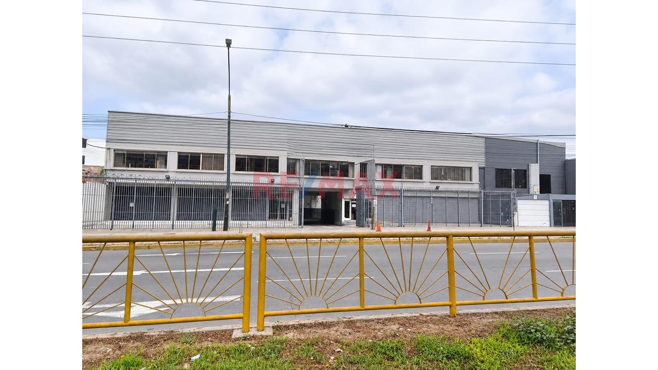 Local Comercial En Venta De 1,080 M² – Santa Catalina
