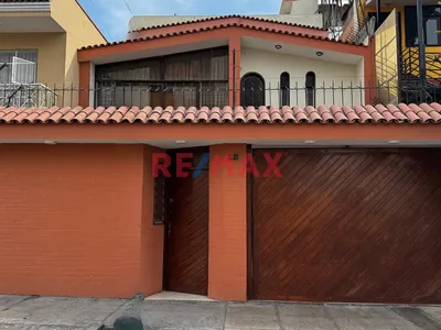 Casa De 3 Pisos Más Terraza En Pueblo Libre – Ubicación Privilegiada Y Espacios Amplios