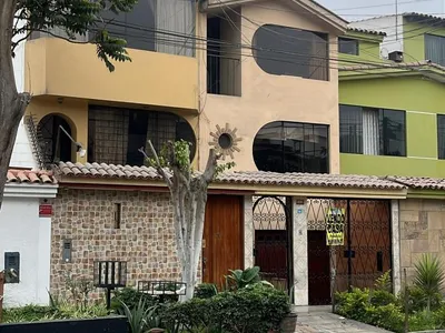 Venta de Casa en La Molina - Lima 4 Dormitorios