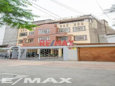Departamento en venta · Calle Ocoña 1Xx, Santiago de Surco · 202 m², 5 dorm.