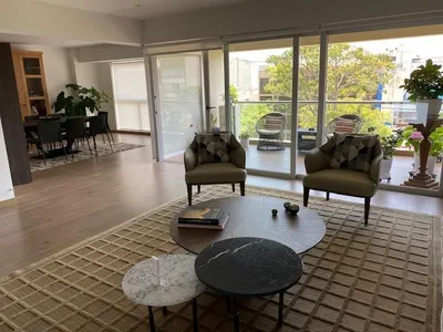Venta de Departamento en Santiago de Surco - Lima 4 Dormitorios