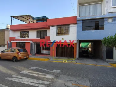 Vendo Linda Casa En Interior A Espaldas Del Parque Del Niño – Miraflores
