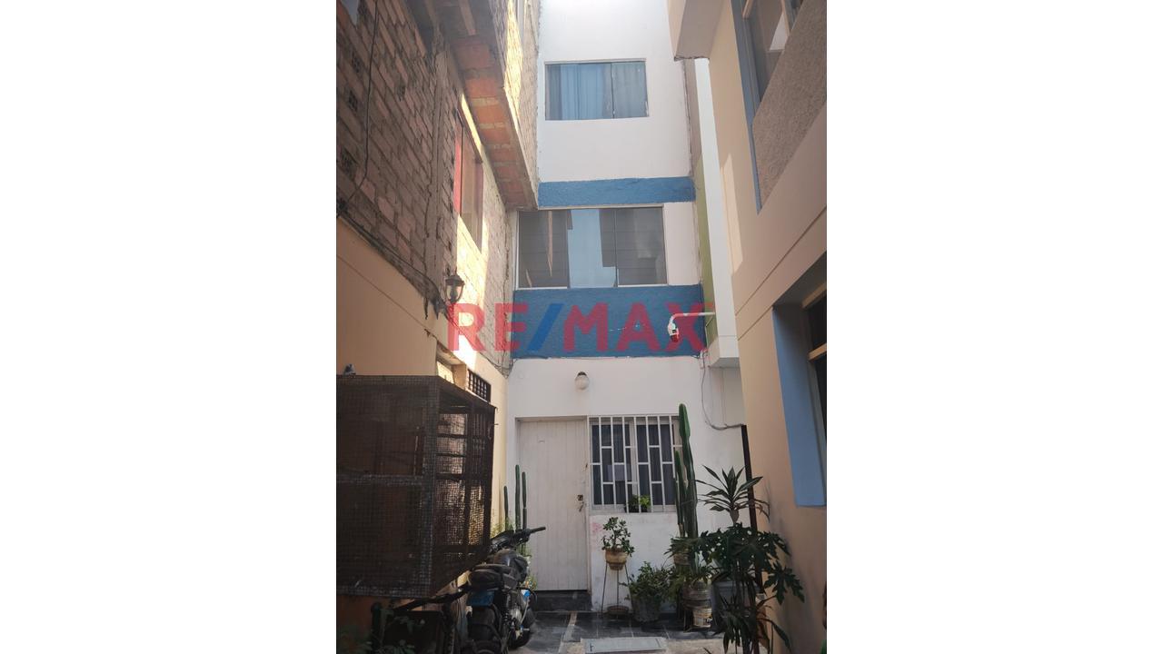 Venta Casa De 4 Pisos Como Terreno Perla Baja