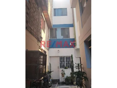Venta Casa De 4 Pisos Como Terreno Perla Baja