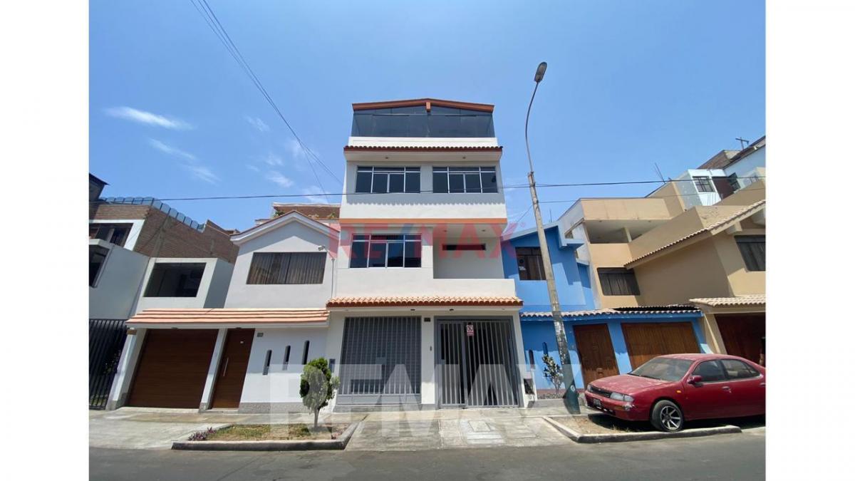 Venta de Casa en Santiago de Surco - Lima 7 Dormitorios 