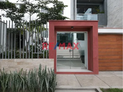 ¡Exclusivo Penthouse Dúplex Con Terraza Amplia En San Isidro!