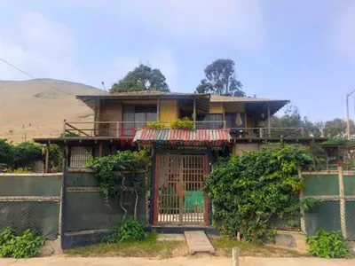 Venta de Casa en Santa Rosa - Lima 6 Dormitorios 