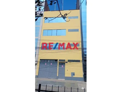 Local Comercial Premium En Av. Javier Prado – 880 M²