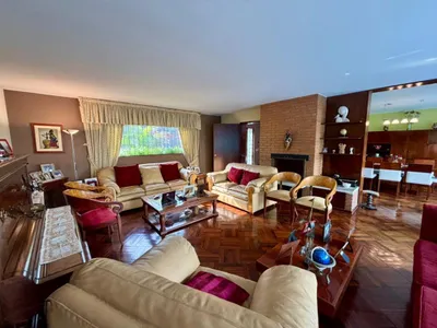 Casa en venta · Jirón Galeano, Santiago de Surco · 400 m², 5 dorm.