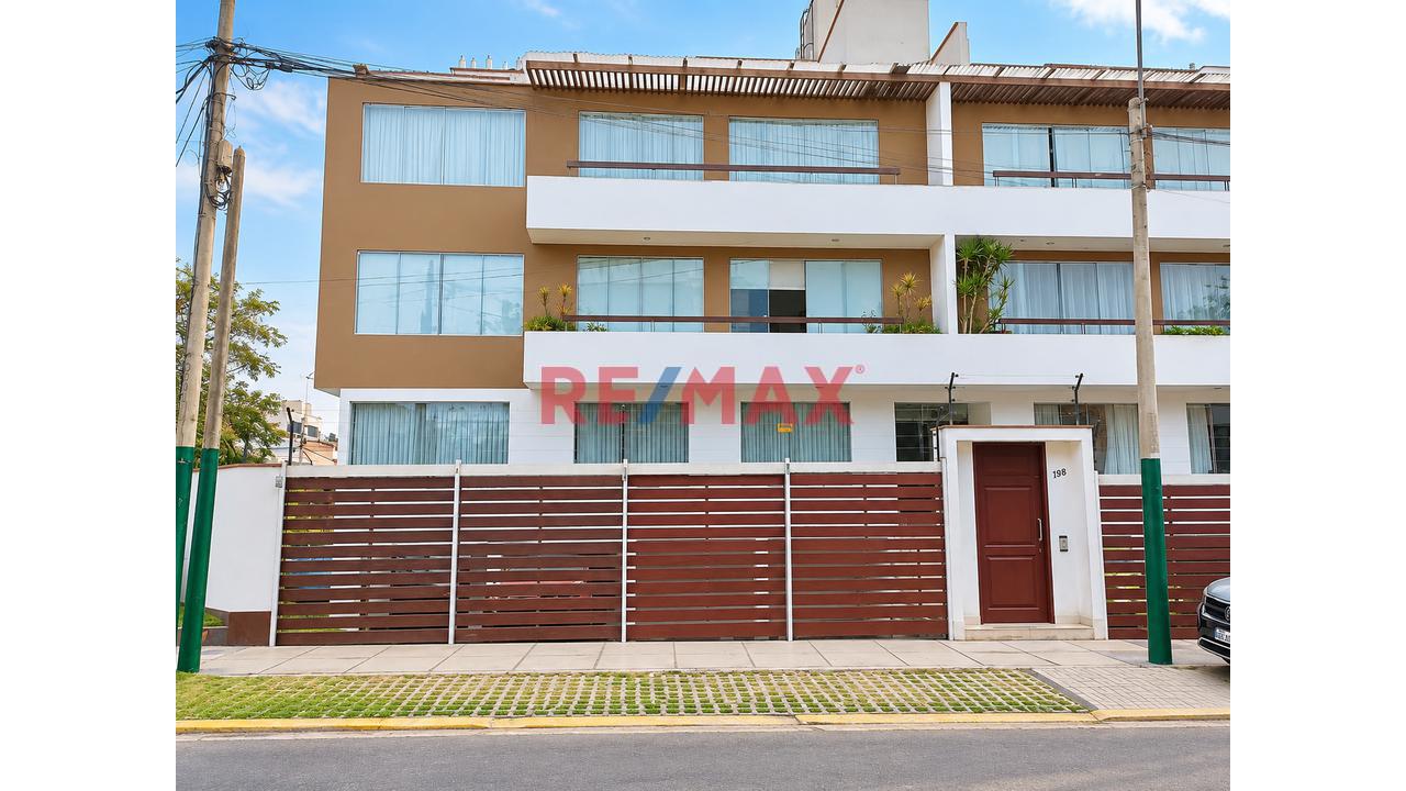 Departamento Dúplex Con Terraza Y Excelente Ubicación En San Borja
