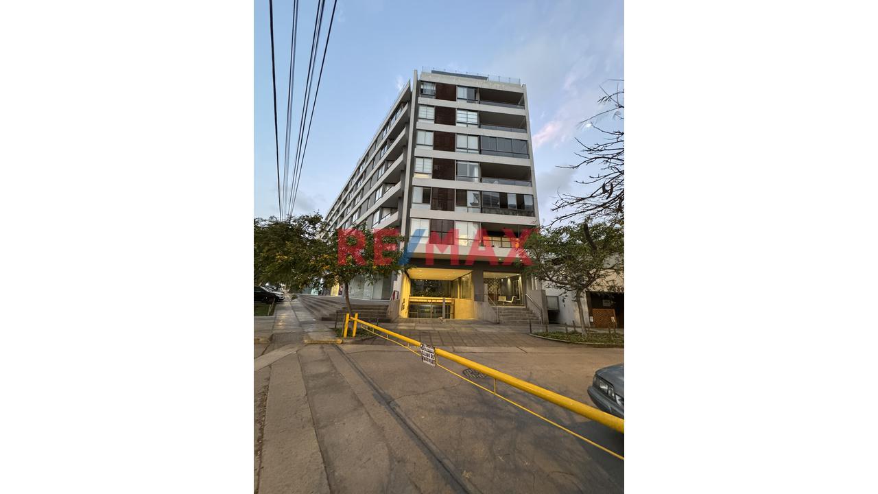 ¡Excelente Dpto. Amoblado Y Equipado En Barranco! | 1 Dorm + Balcón + Cochera