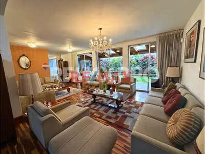 Se Vende Hermosa Casa En Av.Higuereta Alt. Av. Benavides