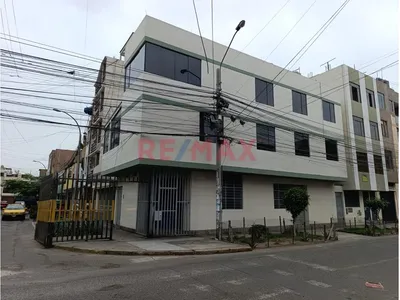 Casa En Esquina De 165 M² En Los Olivos | Ideal Para Inversión O Vivienda Multifamiliar