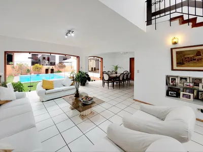 Casa en venta · Av. Rinconada del Lago, La Molina · 350 m², 6 dorm.