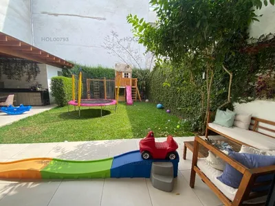 Venta de Casa en Santiago de Surco - Lima 4 Dormitorios