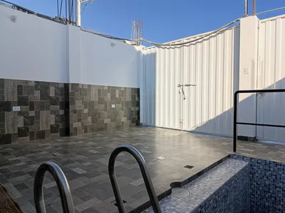 Venta de casa nueva de 2 pisos con piscina al costado de la Hacienda Macacona