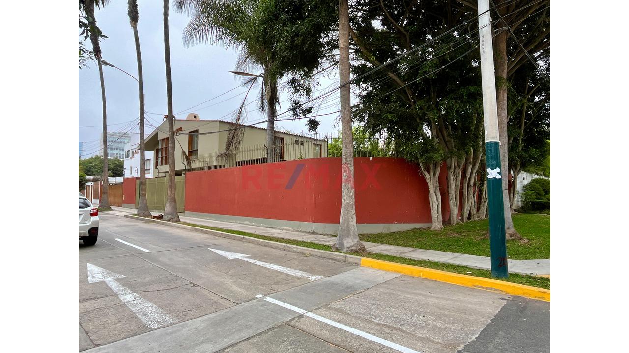 Casa En Esquina En Venta 603 M2 – Exclusiva Zona Residencial De San Isidro