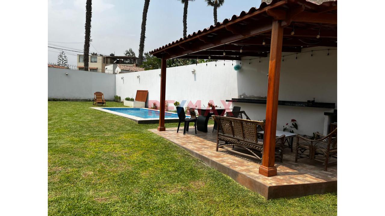 Casa Con Piscina En Venta