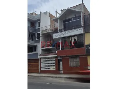 Casa En Bellavista Con 6 Departamentos