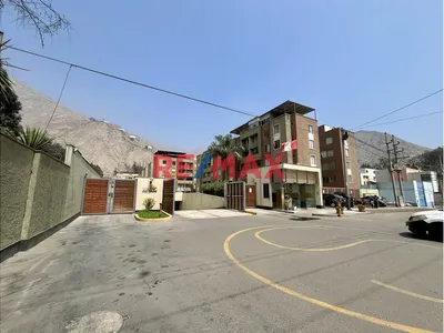 El Espacio De Una Casa, Dentro De Un Condominio