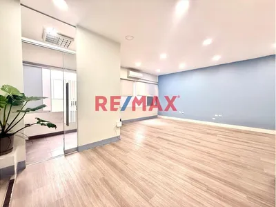 🏢 Oficina En Alquiler En San Isidro | 190 M² + 2 Cocheras Lineales (4 Vehículos )