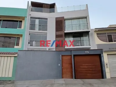 Alquiler Departamento Duplex Semi-Amoblado San Borja 4 Habitaciones, 3 Baños Y Cochera