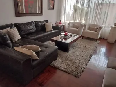 Venta de Casa en Santiago de Surco - Lima 4 Dormitorios