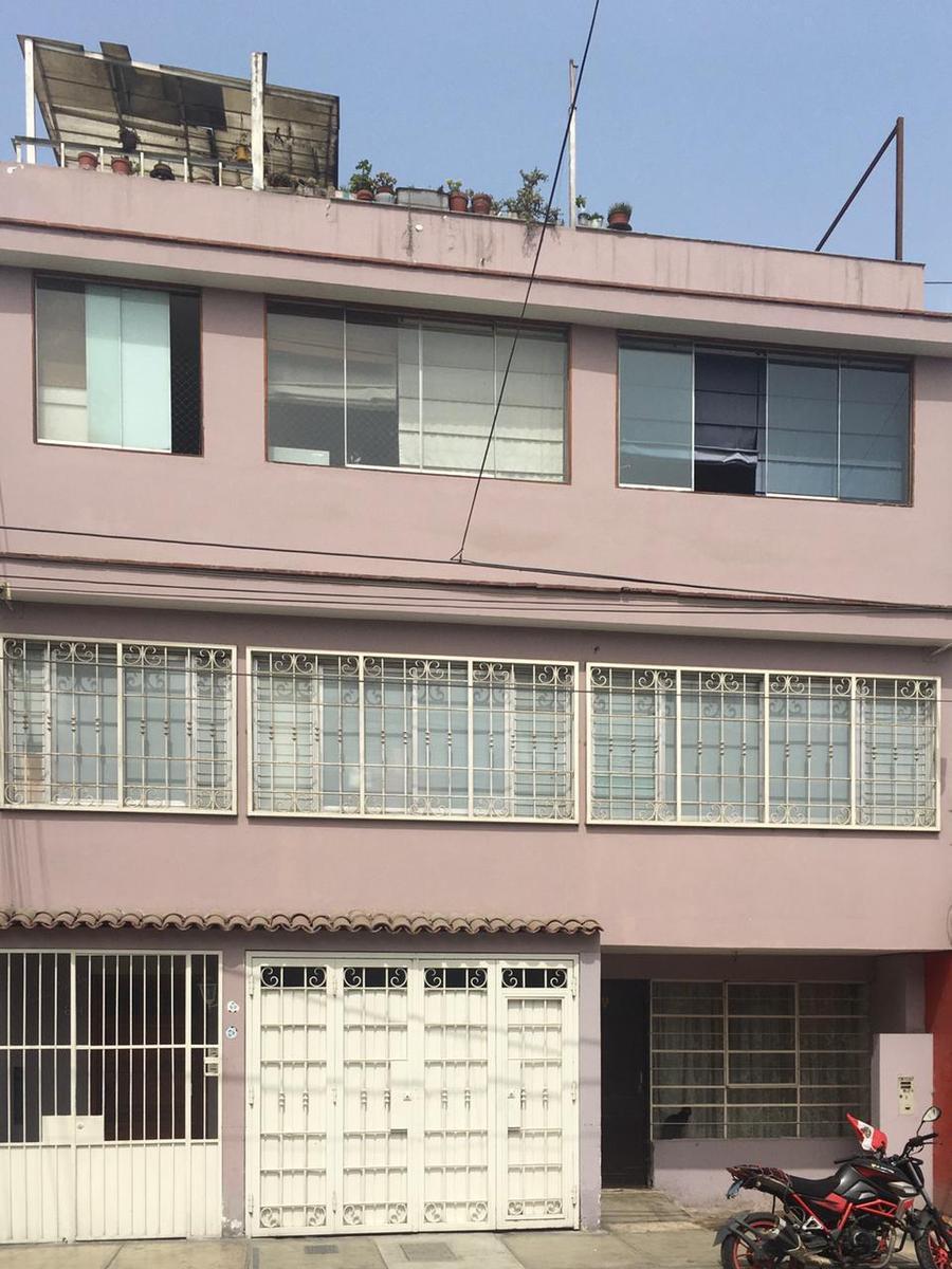 Venta de Casa en Ate - Lima 8 Dormitorios 