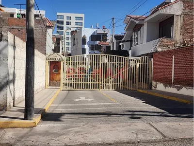 Quieres Vivir Cerca A La Av Ejercito Y Al Costado De Los Urb Los Guindos Cayma, Tengo Departamento Remodelado?