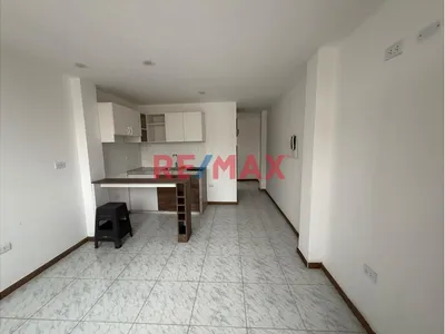 Se Alquila Minidepartamento En Huanchaco Calle Las Camelias-Segundo Piso Con Cochera