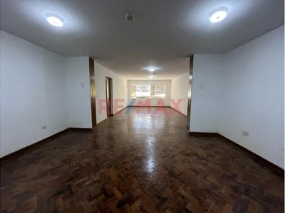 Oficina Centrica En Alquiler