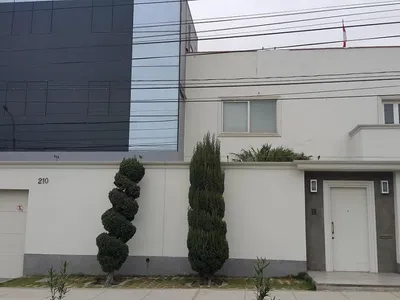 Venta de Oficina en San Isidro - Lima 8 Dormitorios 