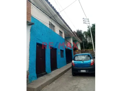 Se Vende Casa De Adobe De 2 Pisos De 200M2 En Urb. Cruzpata - Cusco