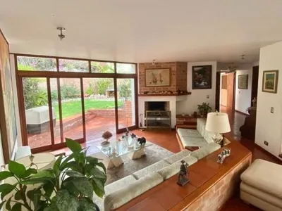 Venta de Casa en Santiago de Surco - Lima 5 Dormitorios 
