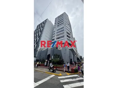 Local Comercial En Alquiler En Miraflores Sobre Av. Benavides Con Alto Tránsito
