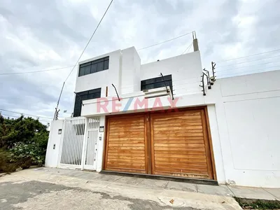 Casa De 2 Pisos Más Azotea En Venta Urbanizacion La Purisima Chiclayo