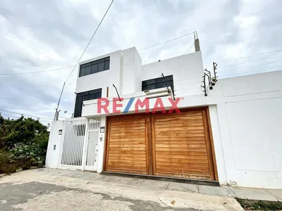 Casa De 2 Pisos Más Azotea En Venta Urbanizacion La Purisima Chiclayo